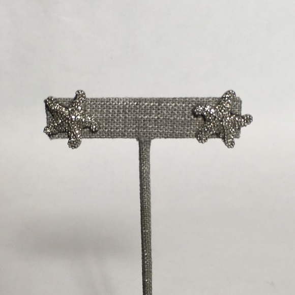 C. Wonder starfish studs - Picture 1 of 3
